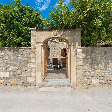Villa Claudia In Lartos Exterior photo